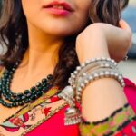 Mansi Srivastava Instagram - #ootd 🌸 @coeurbyankitakhurana @viralmantra Jewellery @chandrakalacollection