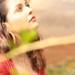 Mansi Srivastava Instagram - क्या कहूँ की शर्म से हैं लब सिले हुए देखा एक ख्वाब तो ये सिलसिले हुए दूर तक निगाहों में हैं गुल खिले हुए @dearmansi #handblockprinted #craftsofindia #madeinindia #shoplocal #vocalforlocal #handmade #slowfashion #mindfulness #kurtasets #cottonkurtas #supportsmallbusiness smallbusiness order #smallbusinessreels #instareels #reels #reelsinstagram #reelsindia #businessreels #fyp #explore #explorepage #supportindiandesigners