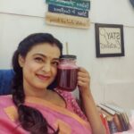 Mayuri Deshmukh Instagram - 😇My most healthy companion on set 🥕🍎🥬🥒🥑🍌🍐