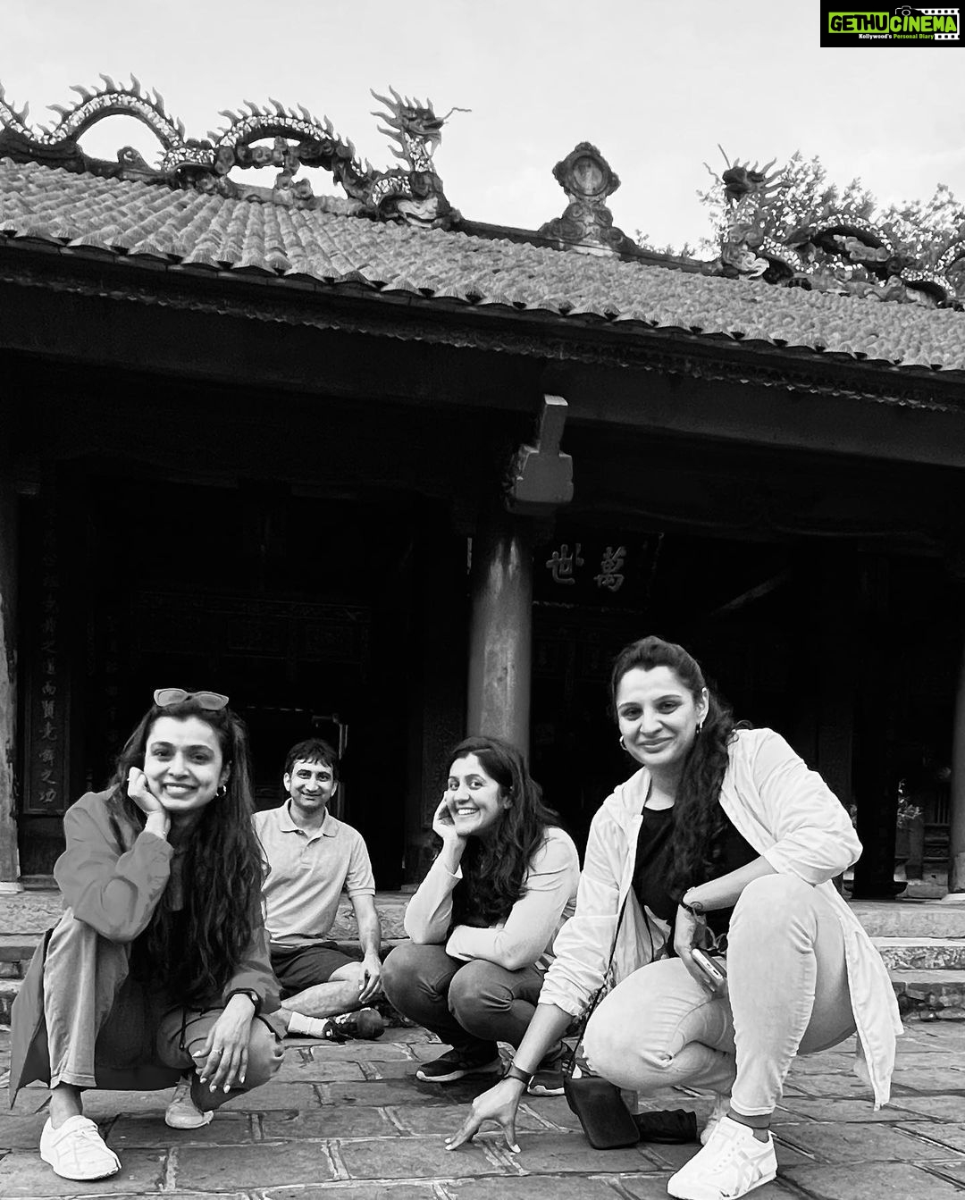 Mayuri Deshmukh Instagram - Appreciation post for the last beautiful 18 days!!🌸 @inscapedesigners : Thank you for creating and executing an incredible itinerary that gave us such varied and mind blowing experiences. Love you Phoever 😉😘😘😘 @equine.aviatrix : Yashu you were God sent for me filling in exactly where needed❤️🤗... You’ve earned a fan Captain 👩✈️ .. @chiragm2211 : My amazing Chiii, thank you for being the nicest guy on this planet…love you loads buffalo 🐃 🤗❤️ It was a much much needed rejuvenation and you all just made it special!! 🥂to the beautiful times together!!! Much love ❤️❤️❤️