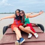 Mayuri Deshmukh Instagram - Appreciation post for the last beautiful 18 days!!🌸 @inscapedesigners : Thank you for creating and executing an incredible itinerary that gave us such varied and mind blowing experiences. Love you Phoever 😉😘😘😘 @equine.aviatrix : Yashu you were God sent for me filling in exactly where needed❤️🤗... You’ve earned a fan Captain 👩‍✈️ .. @chiragm2211 : My amazing Chiii, thank you for being the nicest guy on this planet…love you loads buffalo 🐃 🤗❤️ It was a much much needed rejuvenation and you all just made it special!! 🥂to the beautiful times together!!! Much love ❤️❤️❤️