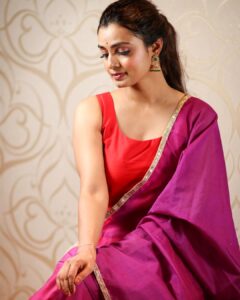 Mayuri Deshmukh Instagram - ❤️💜❤️
👗@kautuka_couture
📸@__shivanisurve__
💄@neetaamakeovers
