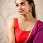 Mayuri Deshmukh Instagram – ❤️💜❤️
👗@kautuka_couture
📸@__shivanisurve__
💄@neetaamakeovers