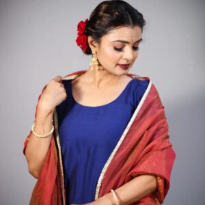 Mayuri Deshmukh Instagram - मंजुळ 💙
Diwali ready in @kautuka_couture 💙
📸: @__shivanisurve__ 💙
Makeup Hair @neetaamakeovers 💙