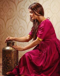 Mayuri Deshmukh Instagram - मनमोहक 🌟
Gorgeous Khun outfit @kautuka_couture 💜📸 by my lovely @__shivanisurve__ 💜
Hair makeup by @neetaamakeovers 💜