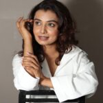 Mayuri Deshmukh Instagram - Selenophile ~ - A person who loves the Moon..!! 📸 @__shivanisurve__ ❤️ HMU @snehal_makeover ❤️