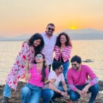 Mayuri Deshmukh Instagram – Ended 2022 with a 
Grateful Heart
Magical skies
My Sunshine souls 
And Beautiful memories !!!!
HAPPY NEW YEAR ALL💜 Bombay Camping Company