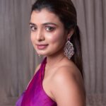 Mayuri Deshmukh Instagram - In frame @mayurideshmukhofficialll Photographer @vishwasgonsalves Styled by @rimadidthat Makeup and Hair @farah_mehdi_ Gown @Frefa.Street Outfit PR @MediaTribeIn Earrings @GoldenByRee Team @oceanmediapr