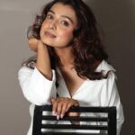 Mayuri Deshmukh Instagram - Selenophile ~ - A person who loves the Moon..!! 📸 @__shivanisurve__ ❤️ HMU @snehal_makeover ❤️
