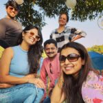 Mayuri Deshmukh Instagram - Ended 2022 with a Grateful Heart Magical skies My Sunshine souls And Beautiful memories !!!! HAPPY NEW YEAR ALL💜 Bombay Camping Company