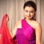 Mayuri Deshmukh Instagram - 👗👠👓💄📸 Styled by @rimadidthat Makeup and Hair @farah_mehdi_ Photographer @vishwasgonsalves Gown @Frefa.Street Outfit PR @MediaTribeIn Earrings @GoldenByRee Team @oceanmediapr