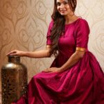 Mayuri Deshmukh Instagram - मनमोहक 🌟 Gorgeous Khun outfit @kautuka_couture 💜📸 by my lovely @__shivanisurve__ 💜 Hair makeup by @neetaamakeovers 💜