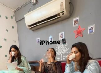 Megha Chakraborty Instagram - What do u prefer?? iPhone or android #meghachakraborty #reels #reelsinstagram #reelsvideo #reelitfeelit #reelindia #funny #comedy #trending