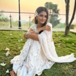 Megha Chakraborty Instagram - 🤍💛🧡 Click : @iseeratkapoor #meghachakraborty #sunset #smile #positivity #nature #lostinhappiness