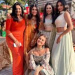 Megha Chakraborty Instagram - Merry Christmas to all #imliefamily ki taraf se 🎄🎅 @starplus @actress_anuradha @chaitrali_lokesh_gupte @gauravmukesh @rajshrirani @shrivastav_ashish @_jamesghadge @sweetupanjwaniofficial @saumyasaraswatt @jeet.anactor @iseeratkapoor @hemantthatte #meghachakraborty #family #fun #potd #bond #colors #happyfaces