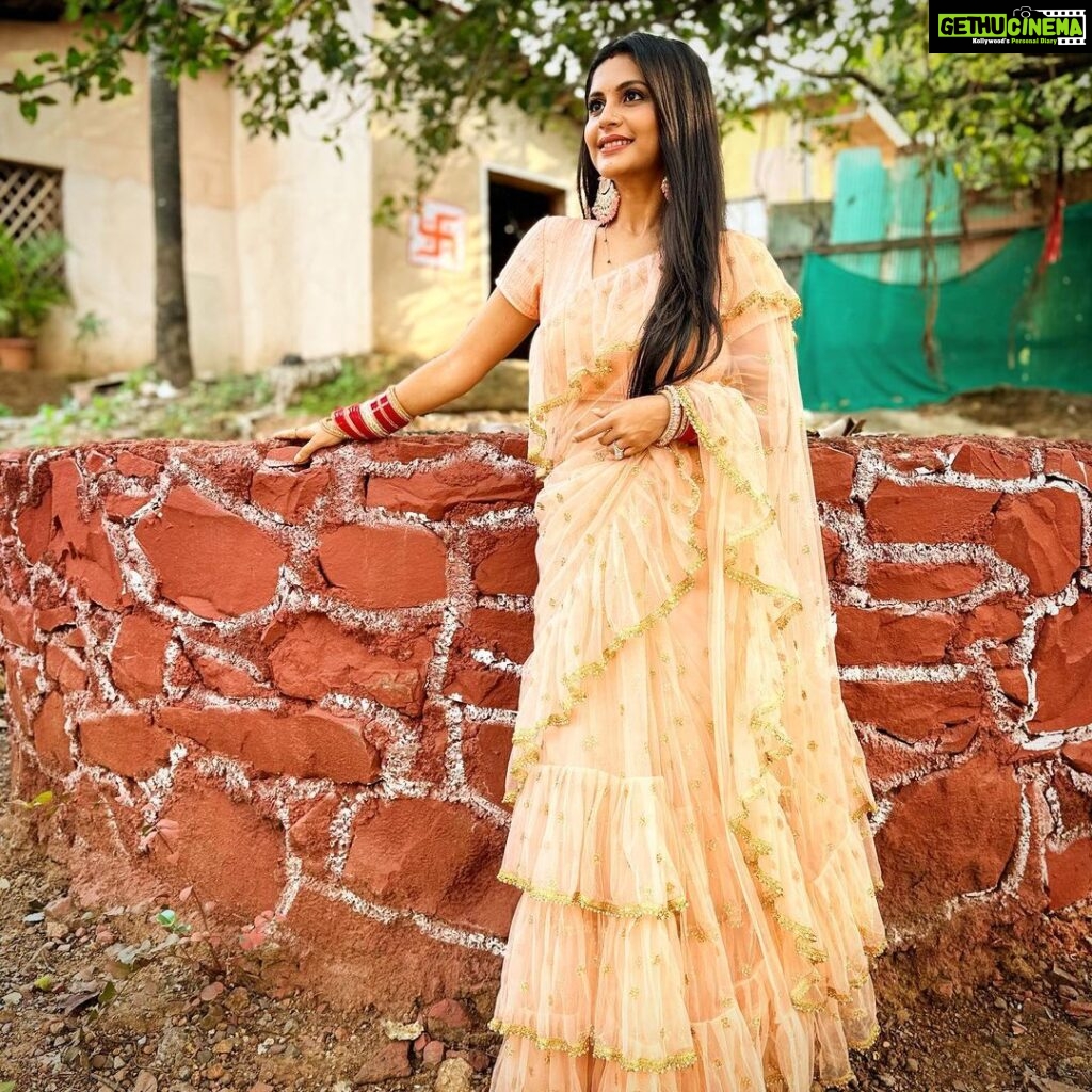 Megha Chakraborty Instagram - 🧡 Styled by : @anusoru #meghachakraborty #potd #saree