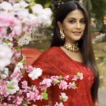 Megha Chakraborty Instagram – Je tenu dhoop lagya ve.. taan mein .. 
.
Write a better caption for me.. will change it if I love it.
.
.
#meghachakraborty #newreel #imlie
#starplus @starplus #love #keepwatching #spreadlove #spreadhappiness #trending #trendsound #beautifulsong #soul #happyme #gratitude