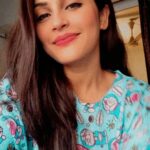 Megha Chakraborty Instagram - Let's do something good😄 . . #meghachakraborty #reelsındia #trending #influence # influencer #content #fun #dog #cat #feeding #Goodwork #thinkgood #love #loveforstrays #❤️ #reelitfeelit #reelkarofeelkaro