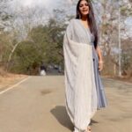 Megha Chakraborty Instagram - Ho jaye hum yun lapataa 💜😇 #meghachakraborty #safar #nature #sunny #reels #reelitfeelit #reelsindia #reelsvideo #reelindia