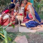 Megha Chakraborty Instagram - #moments ♥💜 @chaitrali_lokesh_gupte @actress_anuradha @_jamesghadge @hemantthatte @gauravmukesh @rajshrirani @saumyasaraswatt @jyotigauba #meghachakraborty #imlie #starplus #family #bond #love #reelsinstagram #reelitfeelit #reelvideo #reelsvideo #reelinstagram #reelitfeelit❤❤ #onsetfun #trending #smile #happy