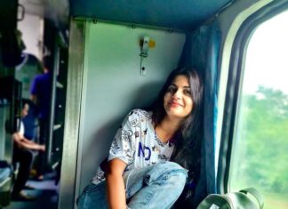 Megha Chakraborty Instagram - Kahan ho tum😇😇😍 #meghachakraborty #sukoon #travel #potd #feeling #memories #throwback #trainjourney