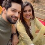 Megha Chakraborty Instagram - Do you want a ride with us???😀😀 @itskaranvohra @chaitrali_lokesh_gupte @sweetupanjwaniofficial @starplus @actress_anuradha @_jamesghadge @hemantthatte @madnanichirag #meghachakraborty #karanvohra #imlie #ride #actorslife #fun #entertainment #reels #reelsinstagram #reelkarofeelkaro #reelitfeelit #reelsvideo