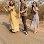 Megha Chakraborty Instagram - Adhoore tum… adhoore hum❤️ @sweetupanjwaniofficial #meghachakraborty #funonset #trending #trendingsongs #reels #reelvideo #reelsinstagram #reelkarofeelkaro #dance