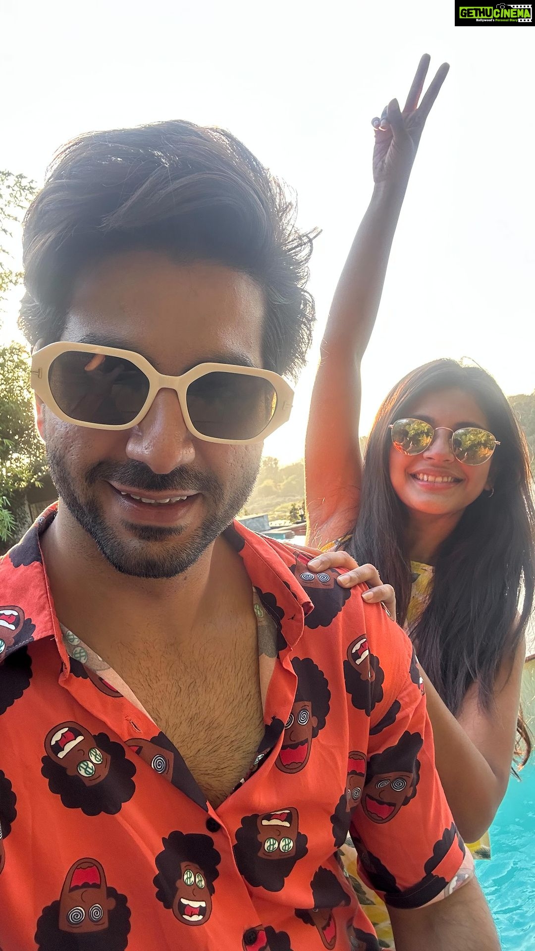 Megha Chakraborty Instagram - ππ #happiness π₯° #meghachakraborty #sahilphull #throwback #mehil #travel #lovetotravel #reels #reelkarofeelkaro #reelsvideo #reelitfeelit #reelsinstagram #fun #smile #trending #bff #bestfriend #friendship