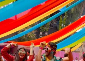 Megha Chakraborty Instagram - Meri holi toh khatam ho nahi ho rahi hai🤪🤪 #meghachakraborty #sahilphull #mehil #holibash #holiparty #holi #trendingreels #bollywood #celebration #colors #reels #reelsvideo #reelsinstagram #reelitfeelit #reelkarofeelkaro #reelsindia #dance #fun #happy