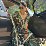 Megha Chakraborty Instagram – Yeh meri chaand baliya ♥️

Styled by: @anusoru 
MUA: @mukeshgupta_1988 
Hair: @siddhi.sawant.716 

#meghachakraborty #potd #green #traditional #shaadi #shootlife #look #smile #sunglass #swag #fashion
