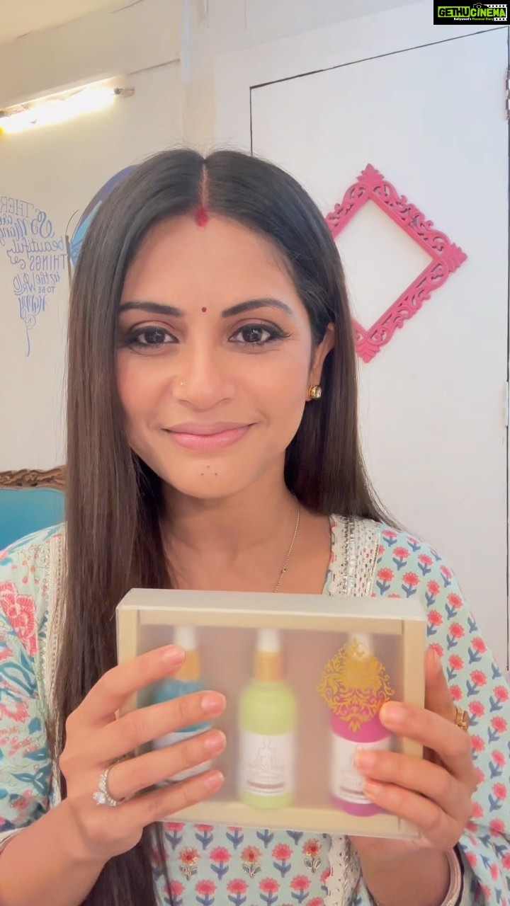 Megha Chakraborty Instagram - Ayurveda has mentioned NABHISHASTRA 5000 years back. According to Ayurveda “NAVEL IS YOUR SECOND BRAIN” There are 72,000 veins in the navel, making the belly Button control tower of your body. To Evoke your second brain NABHISHASTRA brand brings a variety of belly button oils. Order now on www.nabhishastra.com #ayurveda #nabhishastra #bellybutton oil #meghachakraborty #ayurvedic #reel #skincare #imlie
