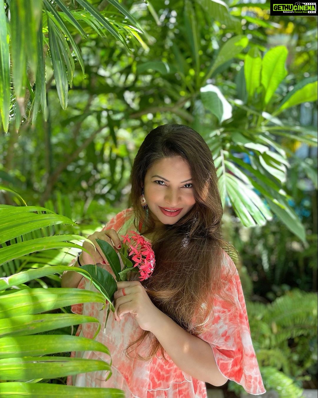 Megha Dhade Instagram - #tb to summer 💚🌺 Goa India