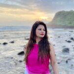 Megha Dhade Instagram - Sun,sand and the blues 🌊🌤