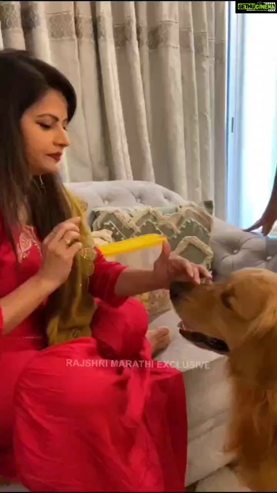 Megha Dhade Instagram - घेऊन आलो आहोत मेघाचा हा Pawsome विडिओ! ❤️🐶 #RajshriMarathi #reels #reelitfeelit