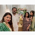 Megha Dhade Instagram - Lord Ganesh is our protector and our guide and on the auspicious occasion of Ganesh Visarjan, I wish He is always there to show us the right path and help us fight our troubles. Ganapati Bappa Morya! Pudhchya Varshi lavkar ya! 🙏🏻🌺 #ganapatibappamorya #ganapati2021 #family #festivals #ganeshchaturthi #visarjan #meghadhade #meghasmagic