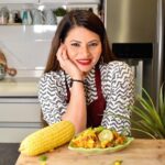 Megha Dhade Instagram - Have you watched the new recipe on my YouTube channel yet ?? If not go check it out by clicking on the link in my bio 🌽😋 #cornchaat #chaat