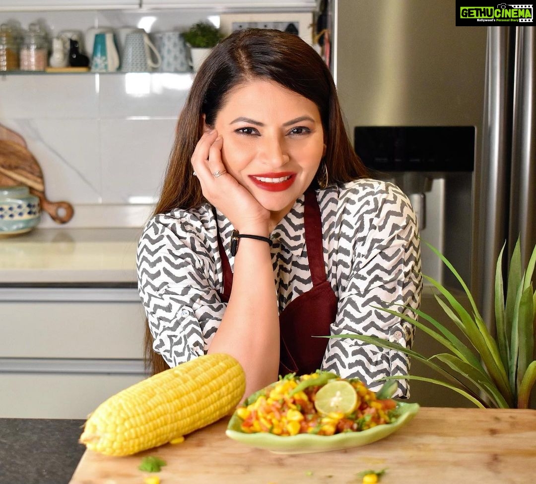 Megha Dhade Instagram - Have you watched the new recipe on my YouTube channel yet ?? If not go check it out by clicking on the link in my bio 🌽😋 #cornchaat #chaat
