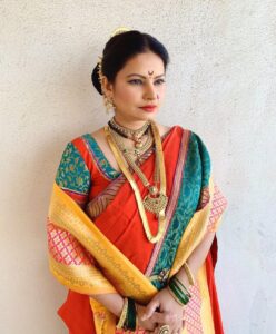 Megha Dhade Instagram - Every day we see the sunrise that shows us that darkness will always be beaten by light - that is the power of good over evil. Let us all follow the same and enjoy this auspicious festival. Wish you a Happy Dussehra! 🙏🏻❤️