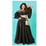 Megha Dhade Instagram - You Can’t buy HAPPINESS but you can buy BAGS ... and that’s kinda the same thing 💓 @potlisbagsofficial @sonalkanakiya @kanakiyasaurabh #potlibags #ethnicbag #indianfashion #festivecollection #potlis #handbags Photographed by - @Wolfstar_008 - Jayesh Outfit Designed and Styled by : @richa_r29 Hair and Makeup by @nikita_harsora_2nd_feb @daksh3190 Bag : @potlisbagsofficial