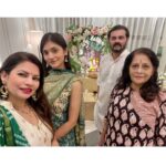Megha Dhade Instagram - Lord Ganesh is our protector and our guide and on the auspicious occasion of Ganesh Visarjan, I wish He is always there to show us the right path and help us fight our troubles. Ganapati Bappa Morya! Pudhchya Varshi lavkar ya! 🙏🏻🌺 #ganapatibappamorya #ganapati2021 #family #festivals #ganeshchaturthi #visarjan #meghadhade #meghasmagic