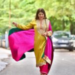 Megha Dhade Instagram - Festive mode On ✨🌼🌸🌿. #bappamorya #festivals #ganeshutsav #colors #meghadhade Styled by - @priyankadesai2168 Photographer- @saneshashank