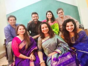 Megha Dhade Instagram - Amchya Swapu ani Aastad cha #Kelwan !!! @patilswapna @aastadkale @shilpanavalkar @tamhaner @shalmalee_t @aditya.aquarius #family #love #friendsforlife #marathiwedding #marathiactors