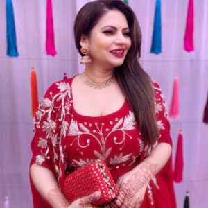 Megha Dhade Instagram - ❤️. 

#Red #haldiceremony #saichalagna #wedding #mybestfriendswedding #sailokur #meghadhade #potlis 

👗 @richa_r29 @style__inn 

💍 @adityaartjewellery 

👛 @potlisbagsofficial  @sonalkanakiya 

Mehendi : @aishwaryas_mehendi 
Nails: @shineincreation
