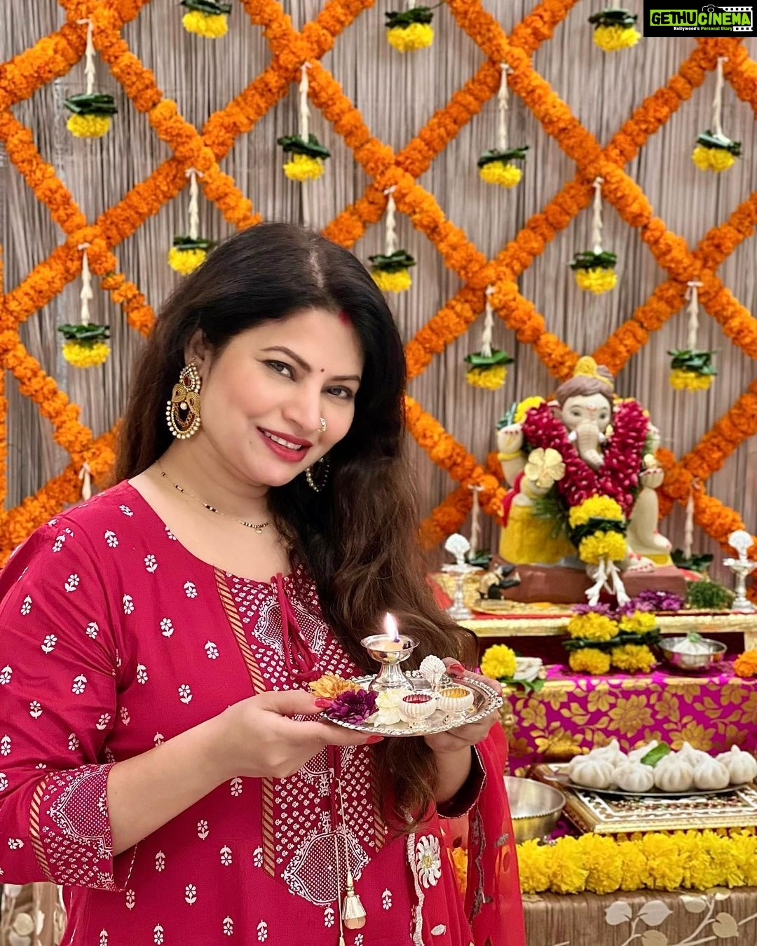 Megha Dhade Instagram - When we have Bappa in our hearts, there is nothing to worry about. Happy Ganesh Chaturthi 🌸🙏🏻✨🧿