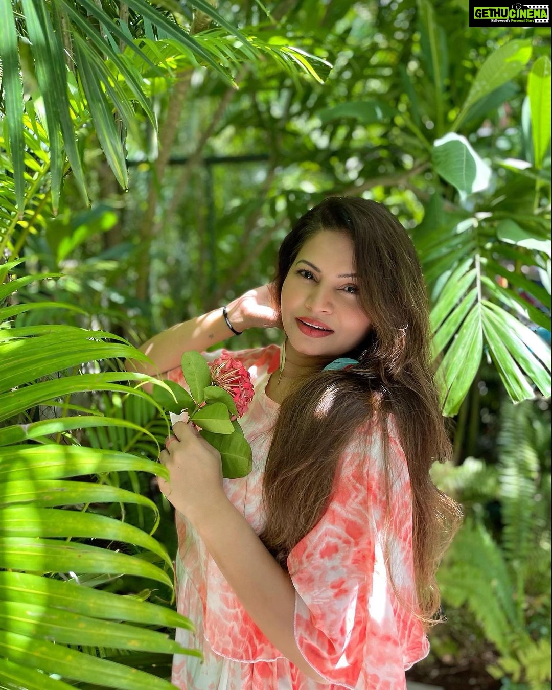 Megha Dhade Instagram - #tb to summer 💚🌺 Goa India