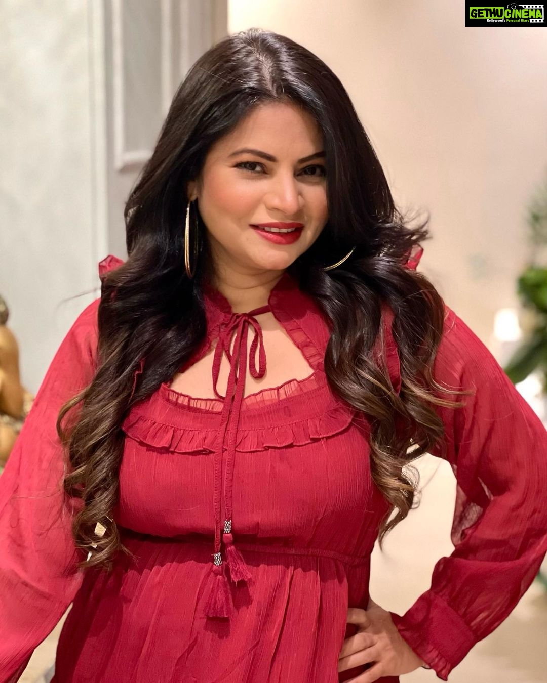 Megha Dhade Instagram - Get out there and live a little 💃🏻