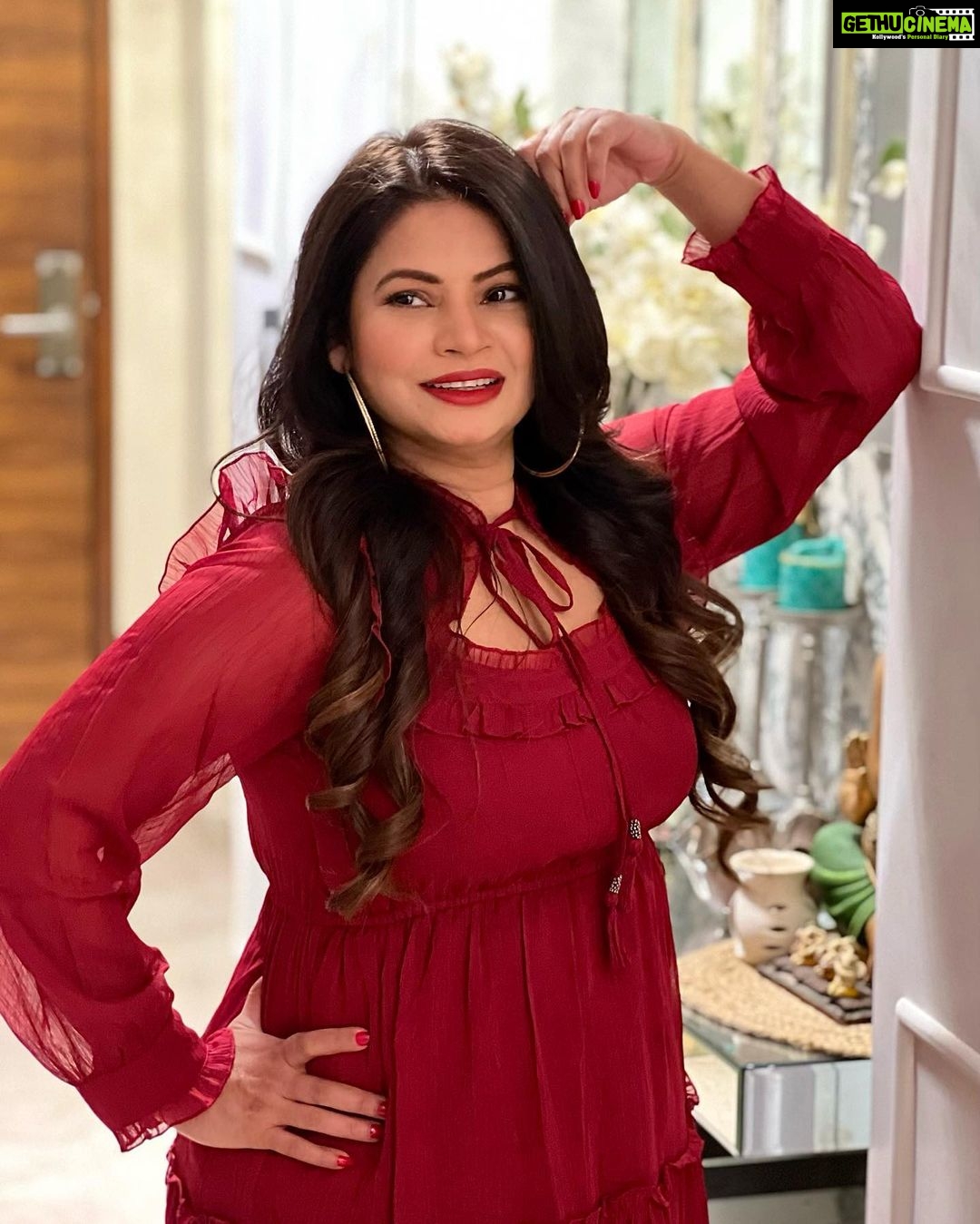 Megha Dhade Instagram - Get out there and live a little 💃🏻