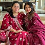 Megha Dhade Instagram - Happy Bhaubeej 💕✨ @ganeshacharyaa @vidhi.acharya @nidhi_7866 #bhaidooj #bhaubeej #diwali #family #festivevibes