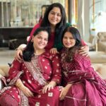 Megha Dhade Instagram - Happy Bhaubeej 💕✨ @ganeshacharyaa @vidhi.acharya @nidhi_7866 #bhaidooj #bhaubeej #diwali #family #festivevibes