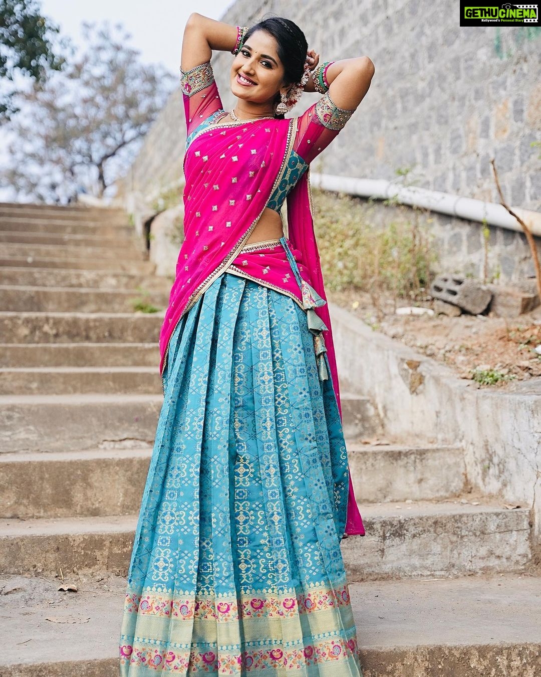 Meghana Lokesh - 44.3K Likes - I feel delightful every time I’m styled in a half saree,thanks for this beautiful one ☺️
Outfit : @pari.designers_
📸 : @paulino_pictures